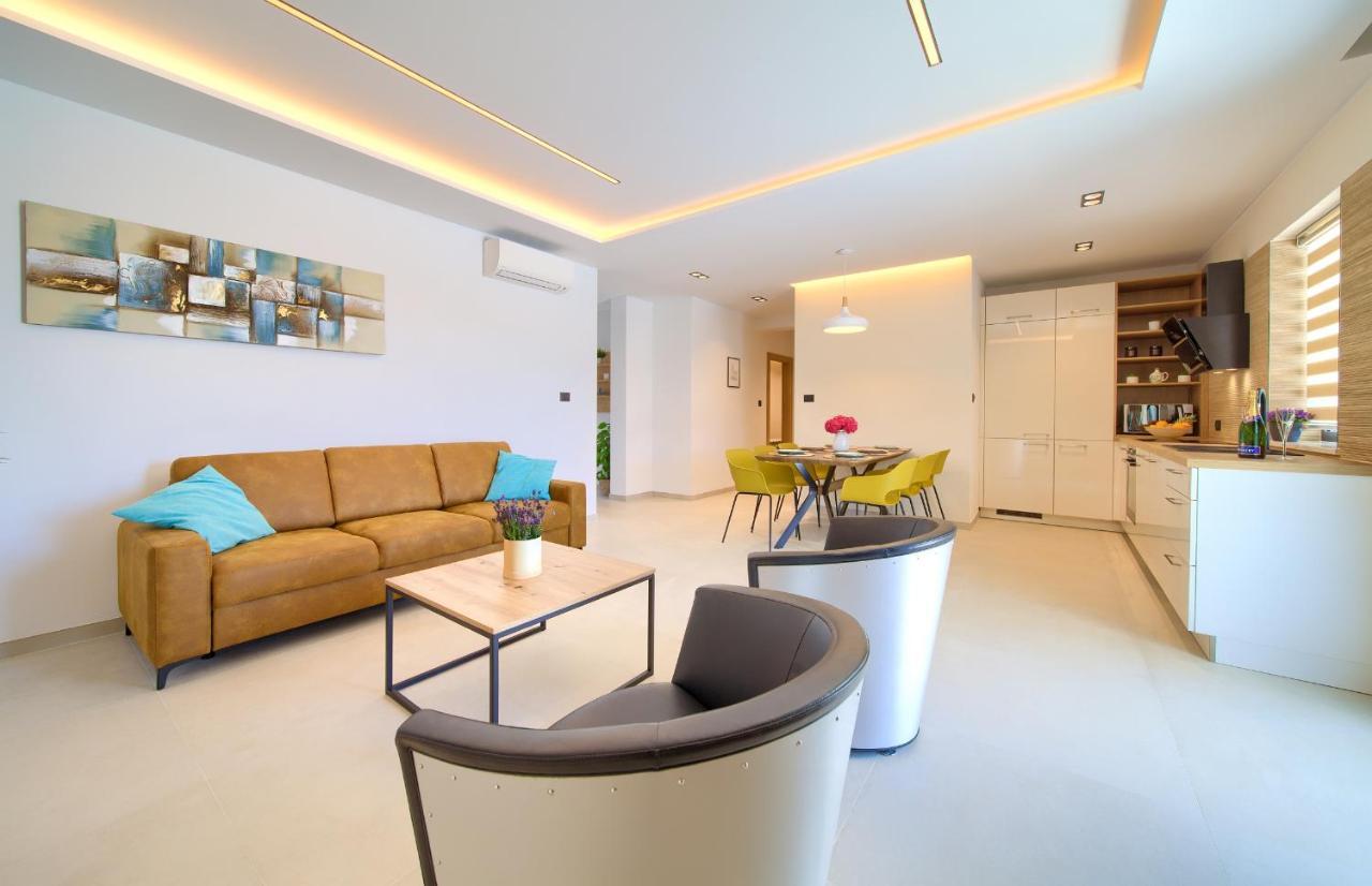 Unique Apartment With Private Pool Krk Town Extérieur photo